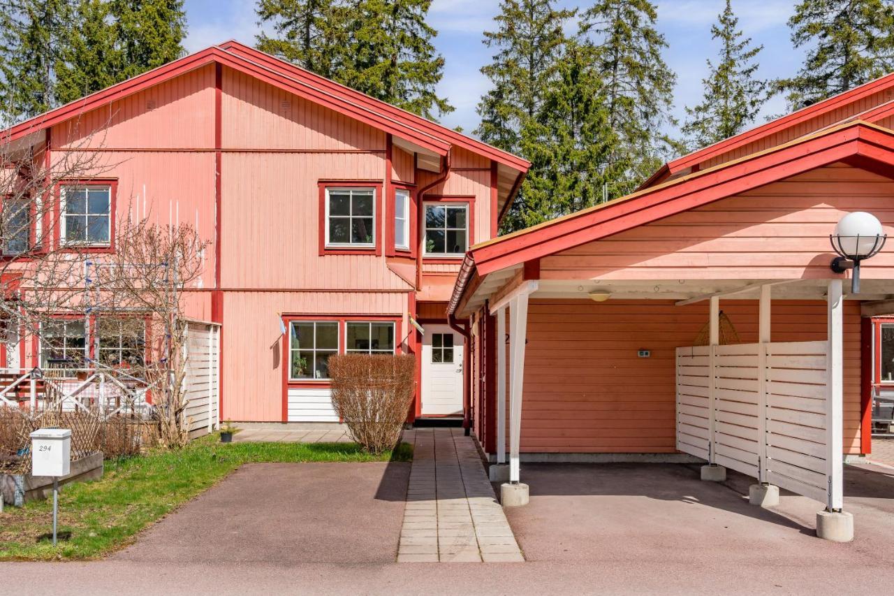 Uppsala Large Family Home Beside Forest Exterior foto